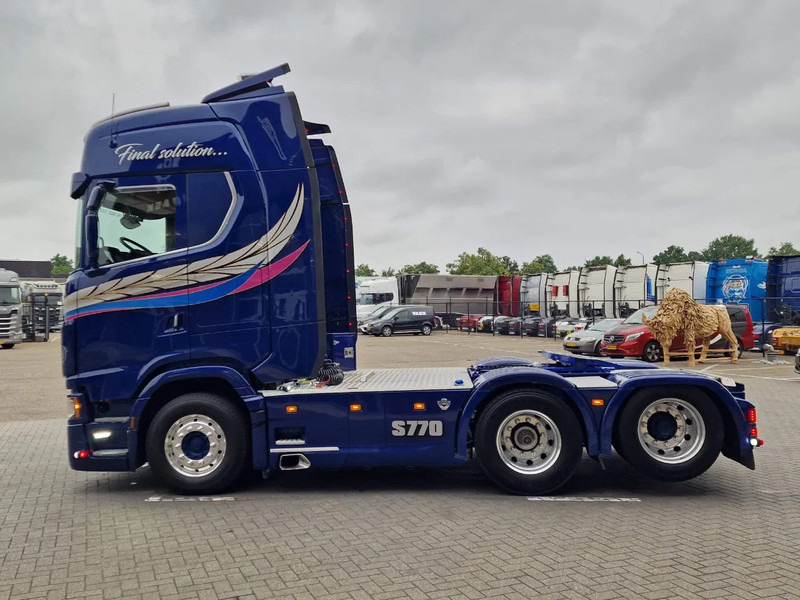 Scania 770S V8 NGS Highline 6x2 - Show truck - Special paint - Custom interior - Retarder - Full air - Night clima - Tractor unit: picture 4 Scania 770S V8 NGS Highline 6x2 - Show truck - Special paint - Custom interior - Retarder - Full air - Night clima - Tractor unit: picture 4