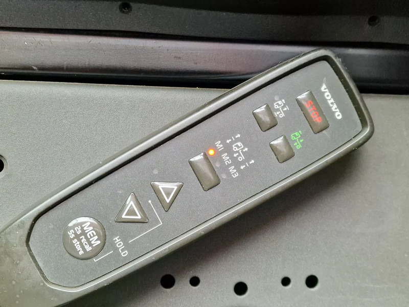 Tractor unit Volvo FH 13.500 Globetrotter 6x2 - PTO/Hydraulic - Full air - Low KM - 3.20 WB: picture 14