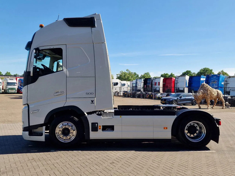Volvo FH 13.500 Globetrotter XL 4x2 - NEW - Full spec - Retarder - I parkcool - Full air - - Tractor unit: picture 4 Volvo FH 13.500 Globetrotter XL 4x2 - NEW - Full spec - Retarder - I parkcool - Full air - - Tractor unit: picture 4