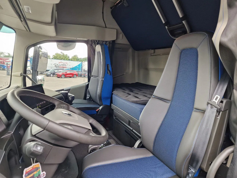 Tractor unit Volvo FH 500 XL Aero 4x2 - Full Air - Retarder - I parkcool - 2x tank - NEW: picture 10