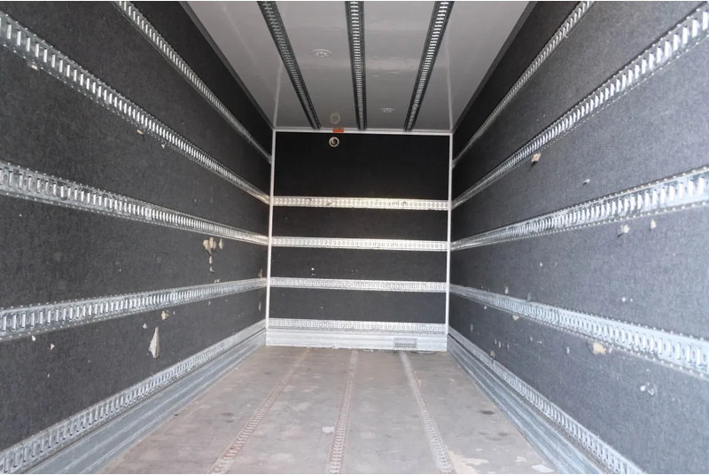 Volvo FH 13.420 Globetrotter XL 4x2 - Box - Loadlift - 5.60 WB - Full air - Box truck: picture 5 Volvo FH 13.420 Globetrotter XL 4x2 - Box - Loadlift - 5.60 WB - Full air - Box truck: picture 5