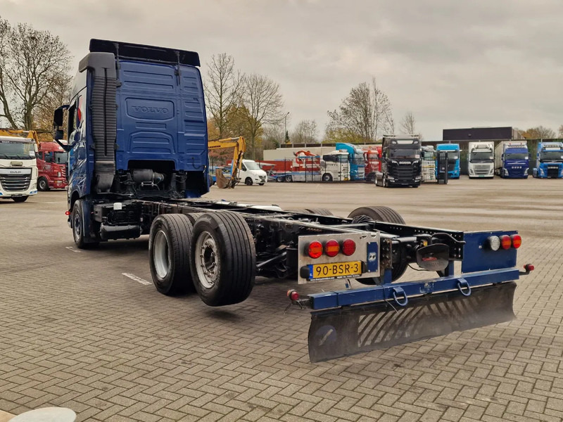 Volvo FH 13.460 Globetrotter 6x2 - Chassis - 4.90 WB - Full air - Euro 6 - VEB+ - Cab chassis truck: picture 5 Volvo FH 13.460 Globetrotter 6x2 - Chassis - 4.90 WB - Full air - Euro 6 - VEB+ - Cab chassis truck: picture 5