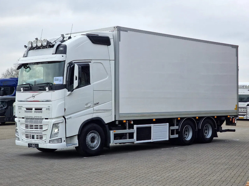Volvo FH 13.500 Globetrotter XL 6x4 - Carrier Frigo Bi Temp - Loadlift - I parkcool - Leather - Isothermal truck: picture 3 Volvo FH 13.500 Globetrotter XL 6x4 - Carrier Frigo Bi Temp - Loadlift - I parkcool - Leather - Isothermal truck: picture 3
