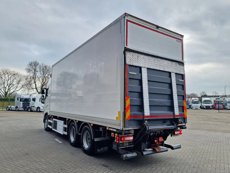 Volvo FH 13.500 Globetrotter XL 6x4 - Carrier Frigo Bi Temp - Loadlift - I parkcool - Leather - Isothermal truck: picture 5 Volvo FH 13.500 Globetrotter XL 6x4 - Carrier Frigo Bi Temp - Loadlift - I parkcool - Leather - Isothermal truck: picture 5