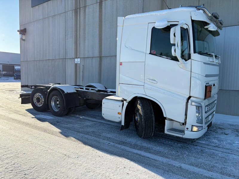 Volvo FH 13.540 6x2*4 Chassis - Low KM - ADR - Full air - Steering axle - 3.90 WB - VEB+ - Cab chassis truck: picture 1 Volvo FH 13.540 6x2*4 Chassis - Low KM - ADR - Full air - Steering axle - 3.90 WB - VEB+ - Cab chassis truck: picture 1