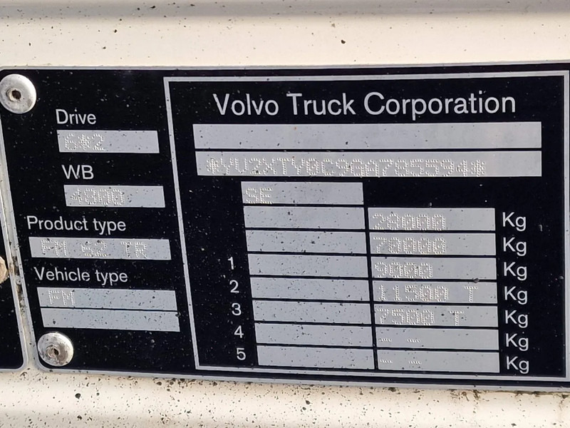Isothermal truck Volvo FM 13.460 Globetrotter 6x2*4 - Frigo Carrier Supra 1150 U MT - Zepro loadlift - Steering axle: picture 16
