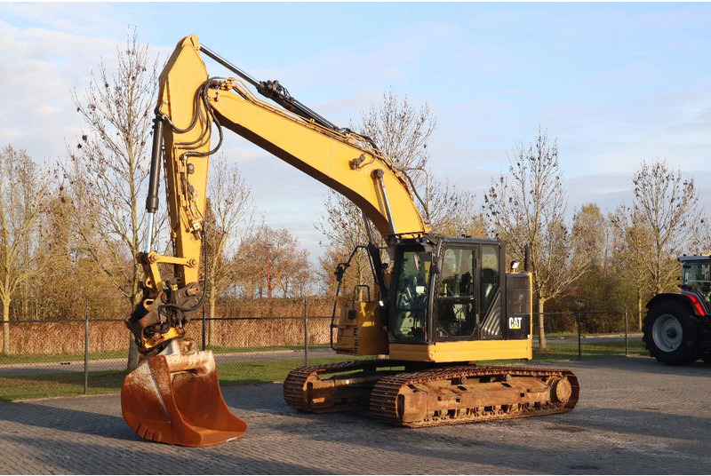 Caterpillar 325 F LCR | ROTOTILT | BUCKET | GPS PREPARED - Crawler excavator: picture 2 Caterpillar 325 F LCR | ROTOTILT | BUCKET | GPS PREPARED - Crawler excavator: picture 2
