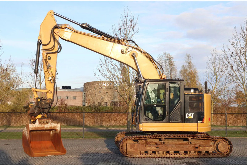 Caterpillar 325 F LCR | ROTOTILT | BUCKET | GPS PREPARED - Crawler excavator: picture 1 Caterpillar 325 F LCR | ROTOTILT | BUCKET | GPS PREPARED - Crawler excavator: picture 1