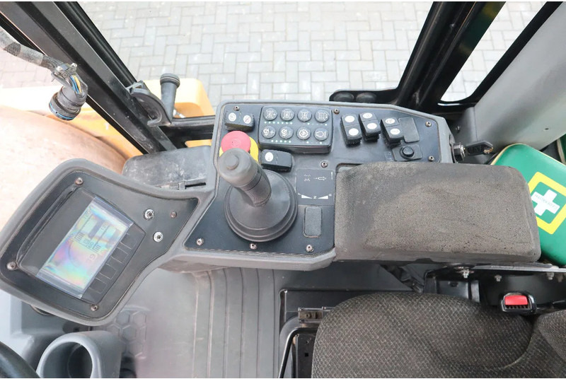 Leasing of Caterpillar CS78B | TRIMBLE GPS | GOOD CONDITION Caterpillar CS78B | TRIMBLE GPS | GOOD CONDITION: picture 16