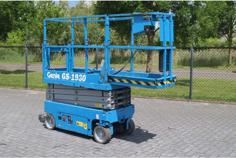 Genie GS-1930 | 7.8 METER | 227 KG - Scissor lift: picture 5 Genie GS-1930 | 7.8 METER | 227 KG - Scissor lift: picture 5