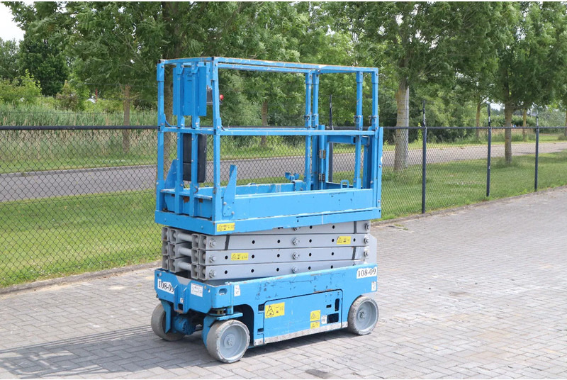 Genie GS-1932 | 7.8 METER | 227 KG - Scissor lift: picture 3 Genie GS-1932 | 7.8 METER | 227 KG - Scissor lift: picture 3