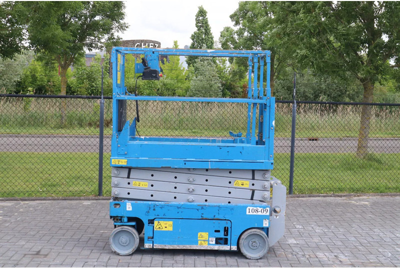 Genie GS-1932 | 7.8 METER | 227 KG - Scissor lift: picture 1 Genie GS-1932 | 7.8 METER | 227 KG - Scissor lift: picture 1