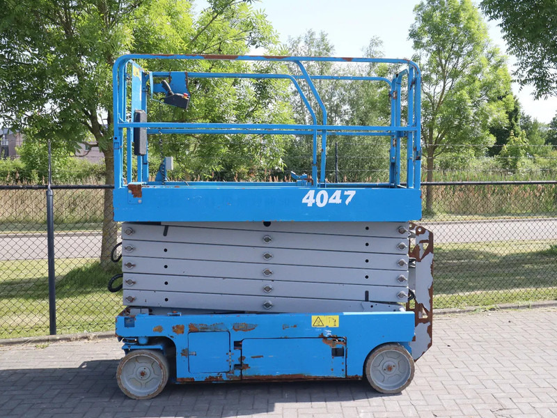 Genie GS-4047 | 14 METER | 350 KG - Scissor lift: picture 1 Genie GS-4047 | 14 METER | 350 KG - Scissor lift: picture 1