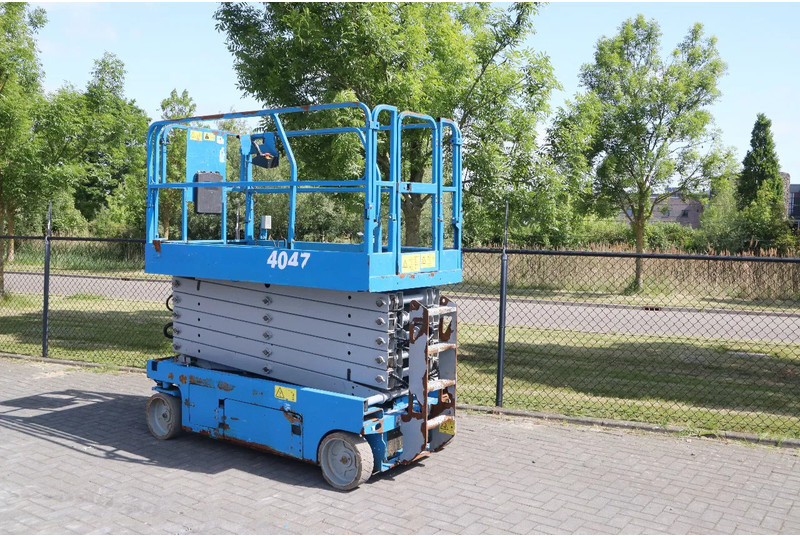 Genie GS-4047 | 14 METER | 350 KG - Scissor lift: picture 2 Genie GS-4047 | 14 METER | 350 KG - Scissor lift: picture 2