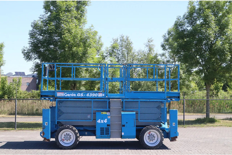 Genie GS-4390 RT | 15 METER | 680 KG - Scissor lift: picture 1 Genie GS-4390 RT | 15 METER | 680 KG - Scissor lift: picture 1