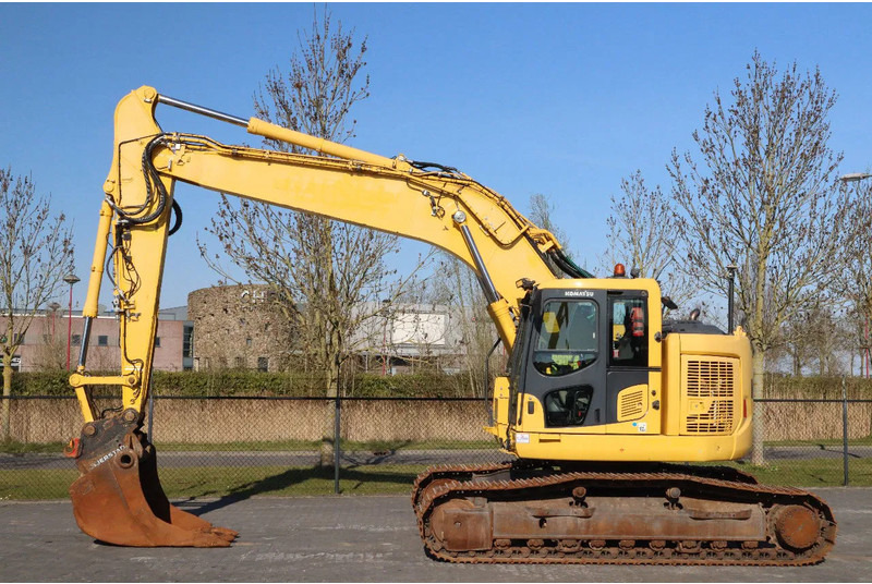 Komatsu PC228 USLC-10 | QUICK COUPLER | BUCKET | AIRCO - Crawler excavator: picture 1 Komatsu PC228 USLC-10 | QUICK COUPLER | BUCKET | AIRCO - Crawler excavator: picture 1