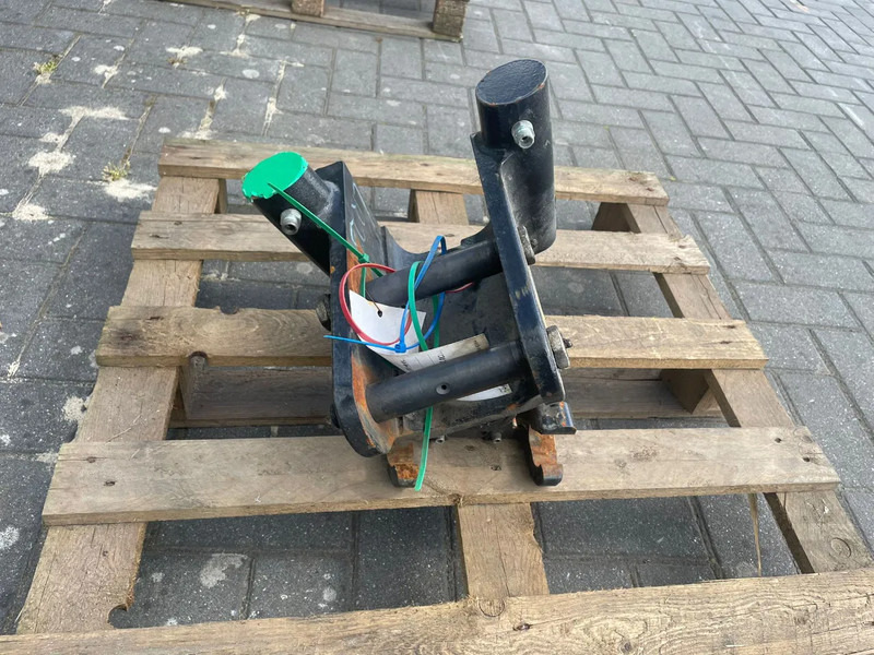 STEELWRIST TCX S30 - 180 MEC | TILT COUPLER | TILTING COUPLER | NEW / UNUSED - Tiltrotator for Construction machinery: picture 5 STEELWRIST TCX S30 - 180 MEC | TILT COUPLER | TILTING COUPLER | NEW / UNUSED - Tiltrotator for Construction machinery: picture 5