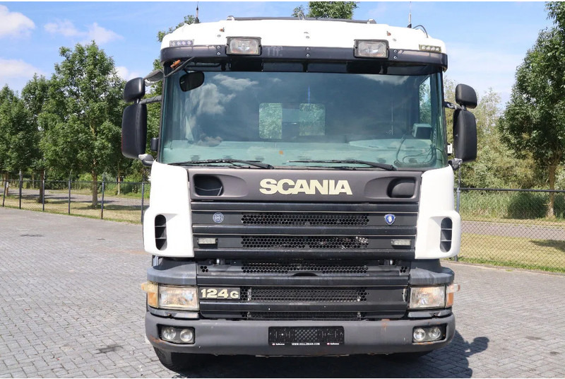 Scania P124-420 | 8X4 | HOOKLIFT | MANUAL | BIG AXLES | EURO 3 - Hook lift truck: picture 2 Scania P124-420 | 8X4 | HOOKLIFT | MANUAL | BIG AXLES | EURO 3 - Hook lift truck: picture 2