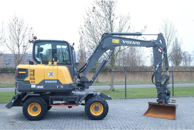 Volvo EW60E | 117 HOURS | ROTOTILT + GRIPPER | BUCKET | 30 KM/H - Wheel excavator: picture 4 Volvo EW60E | 117 HOURS | ROTOTILT + GRIPPER | BUCKET | 30 KM/H - Wheel excavator: picture 4