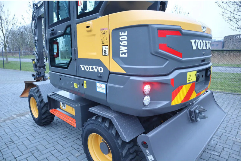 Wheel excavator Volvo EW60E | 117 HOURS | ROTOTILT + GRIPPER | BUCKET | 30 KM/H: picture 7