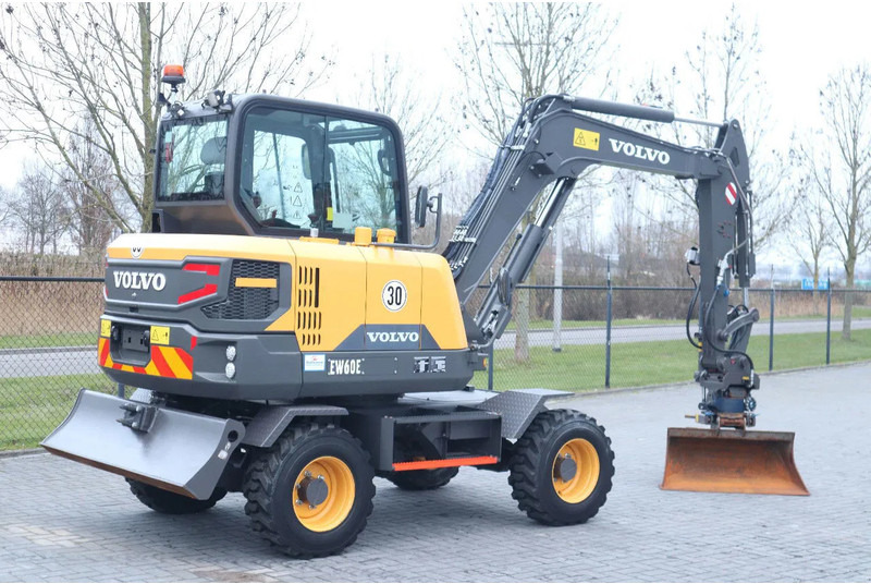 Wheel excavator Volvo EW60E | 117 HOURS | ROTOTILT + GRIPPER | BUCKET | 30 KM/H: picture 6