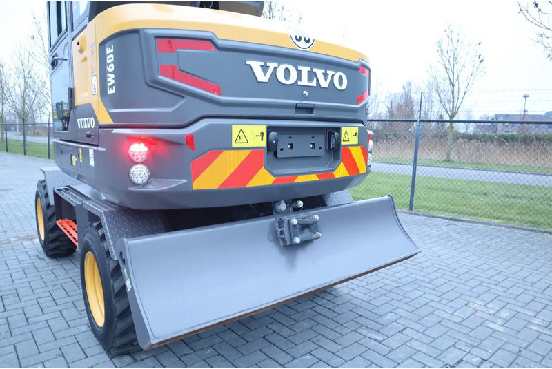 Wheel excavator Volvo EW60E | DEMO | 30 KM/H | ROTOTILT + GRIPPER | BUCKET: picture 10