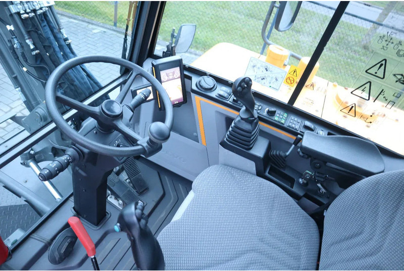 Wheel excavator Volvo EW60E | DEMO | 30 KM/H | ROTOTILT + GRIPPER | BUCKET: picture 17