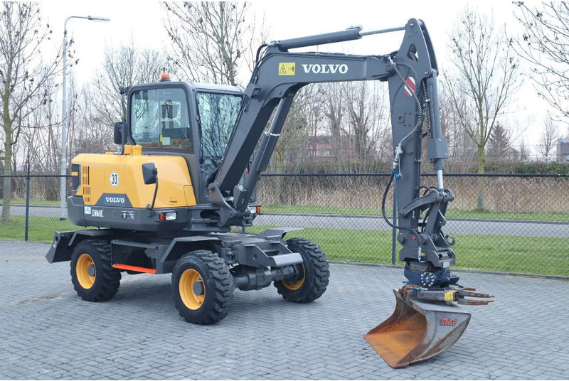 Wheel excavator Volvo EW60E | DEMO | 30 KM/H | ROTOTILT + GRIPPER | BUCKET: picture 5