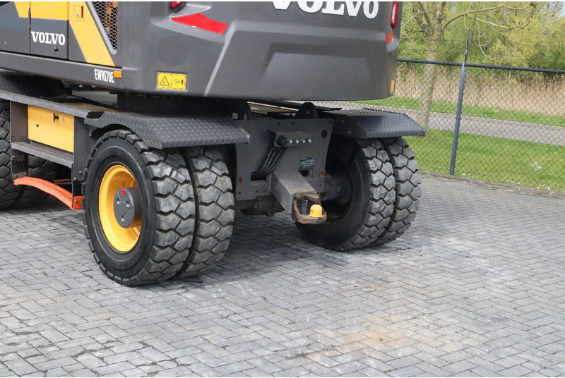 Wheel excavator Volvo EWR 170 E | ROTOTILT | BUCKET | DOZERBLADE | TRAILER HYDR: picture 8