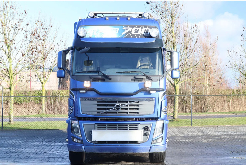 Volvo FH 16.700 | TRACTOR & TIPPER | RETARDER | BIG AXLES | EURO 5 - Tipper: picture 2 Volvo FH 16.700 | TRACTOR & TIPPER | RETARDER | BIG AXLES | EURO 5 - Tipper: picture 2