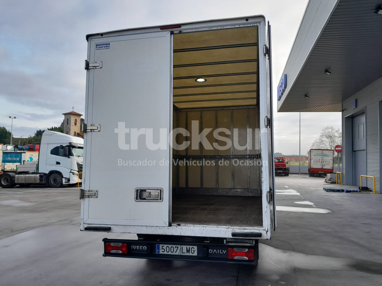 IVECO DAILY 35C16H - Box van: picture 5 IVECO DAILY 35C16H - Box van: picture 5