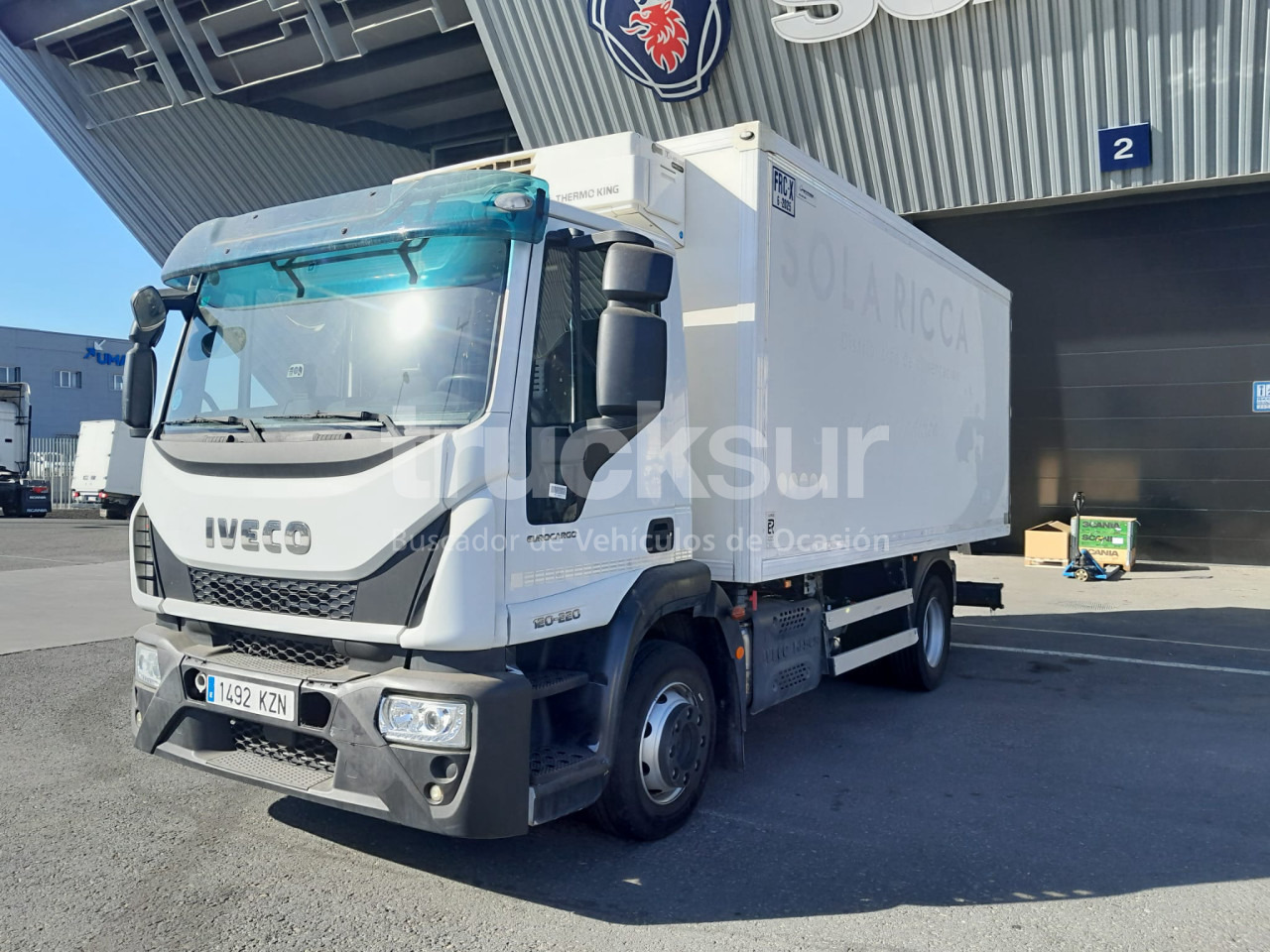 IVECO ML120E22 FRC-X - Box truck: picture 2 IVECO ML120E22 FRC-X - Box truck: picture 2