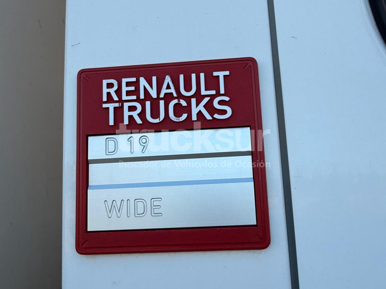 RENAULT D320.18 - Box truck: picture 3 RENAULT D320.18 - Box truck: picture 3