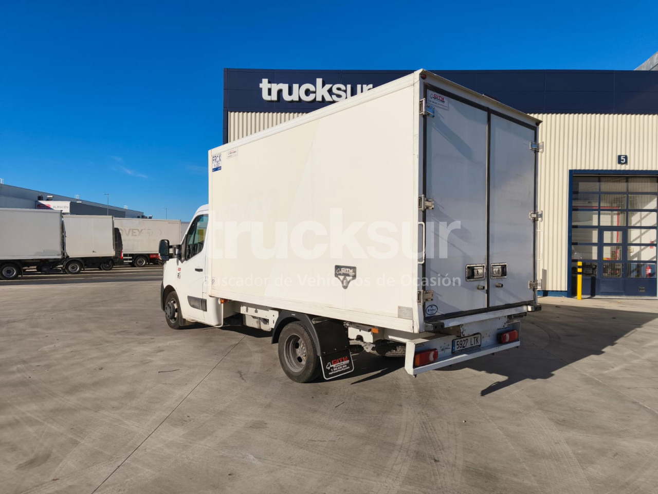 RENAULT MASTER 165.35 FRC-X - Box van: picture 3 RENAULT MASTER 165.35 FRC-X - Box van: picture 3