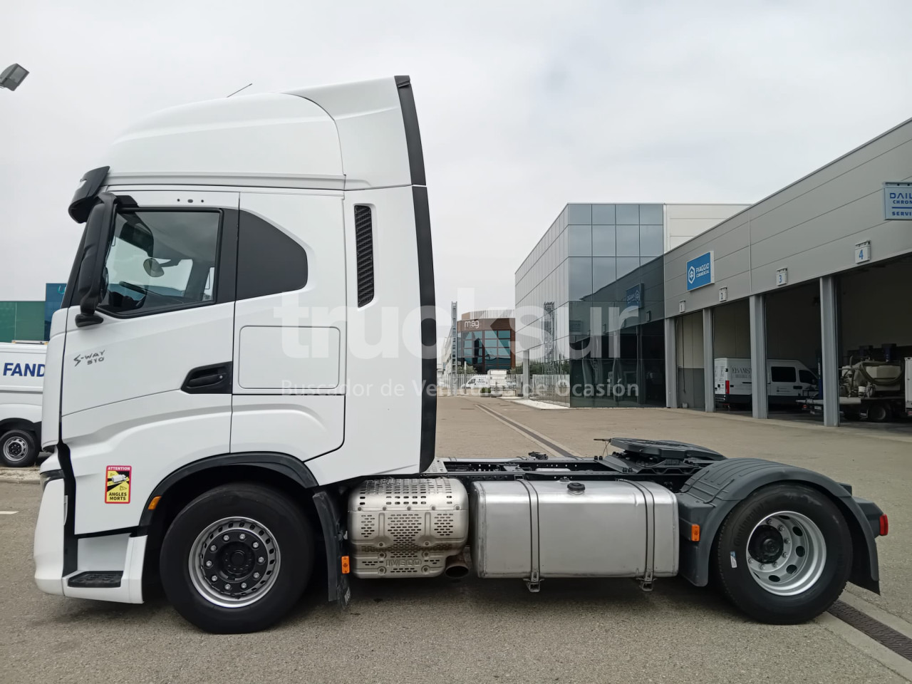 IVECO S-WAY AS440S51T/P - Tractor unit: picture 3 IVECO S-WAY AS440S51T/P - Tractor unit: picture 3
