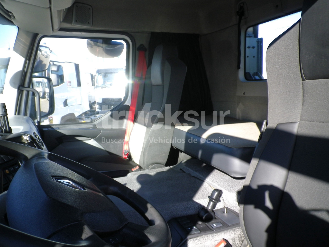Tractor unit RENAULT C430.18: picture 8