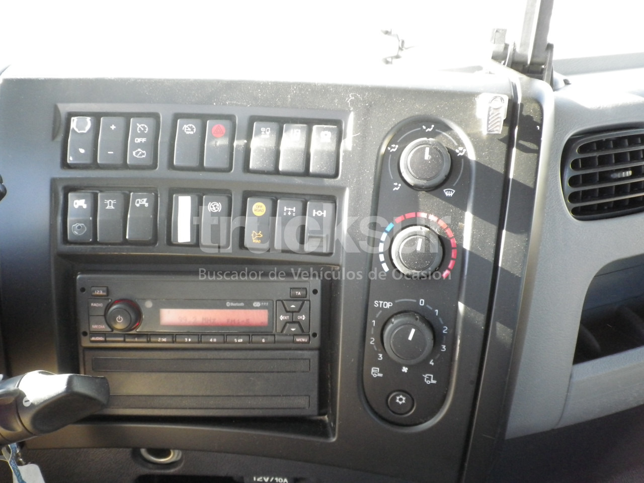 Tractor unit RENAULT C430.18: picture 10