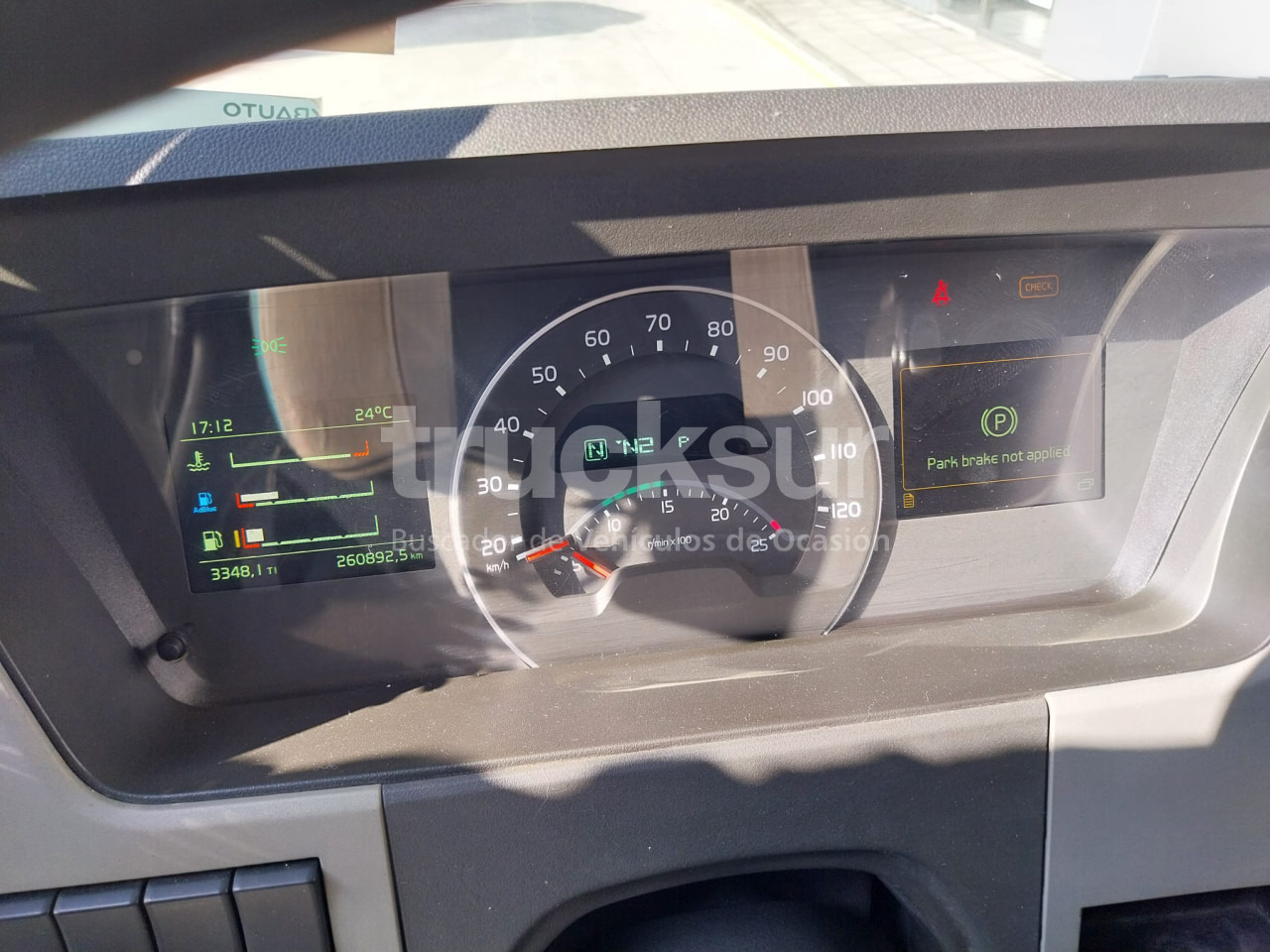 Skip loader truck VOLVO FM 330HP: picture 10