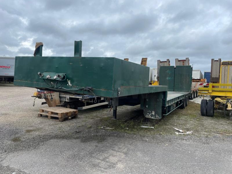 Castera - Low loader semi-trailer: picture 1 Castera - Low loader semi-trailer: picture 1
