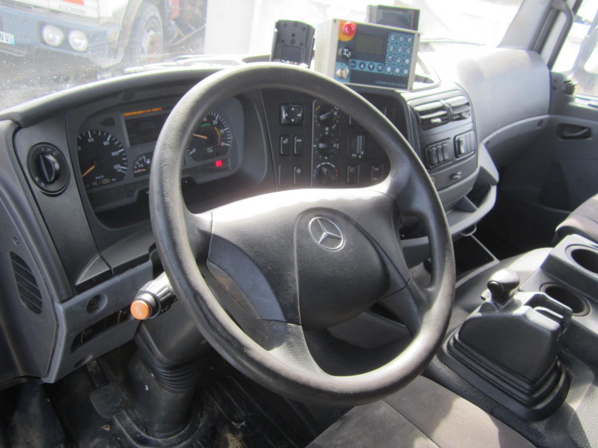 Garbage truck Mercedes Axor 2533: picture 9
