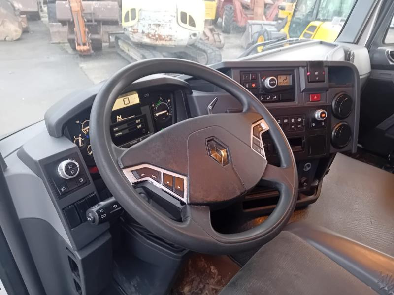 Renault Gamme T 380 - Box truck: picture 3 Renault Gamme T 380 - Box truck: picture 3