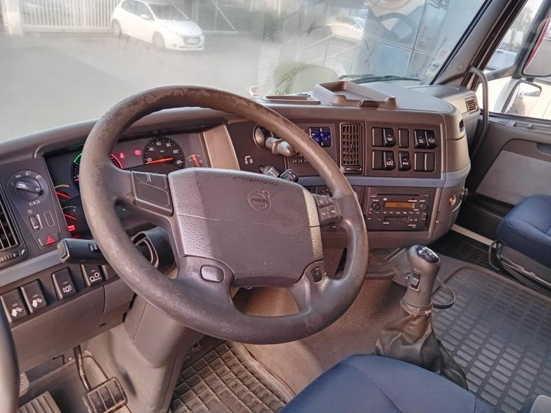 Volvo FH - Dropside/ Flatbed truck: picture 3 Volvo FH - Dropside/ Flatbed truck: picture 3