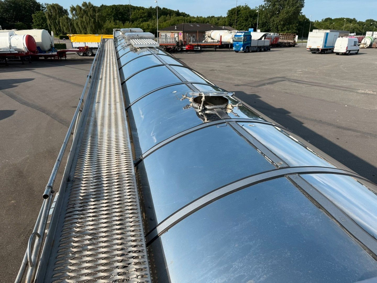 Tank semi-trailer Burg VM Tarm 4 axle 33.000 L Vogelsang: picture 14