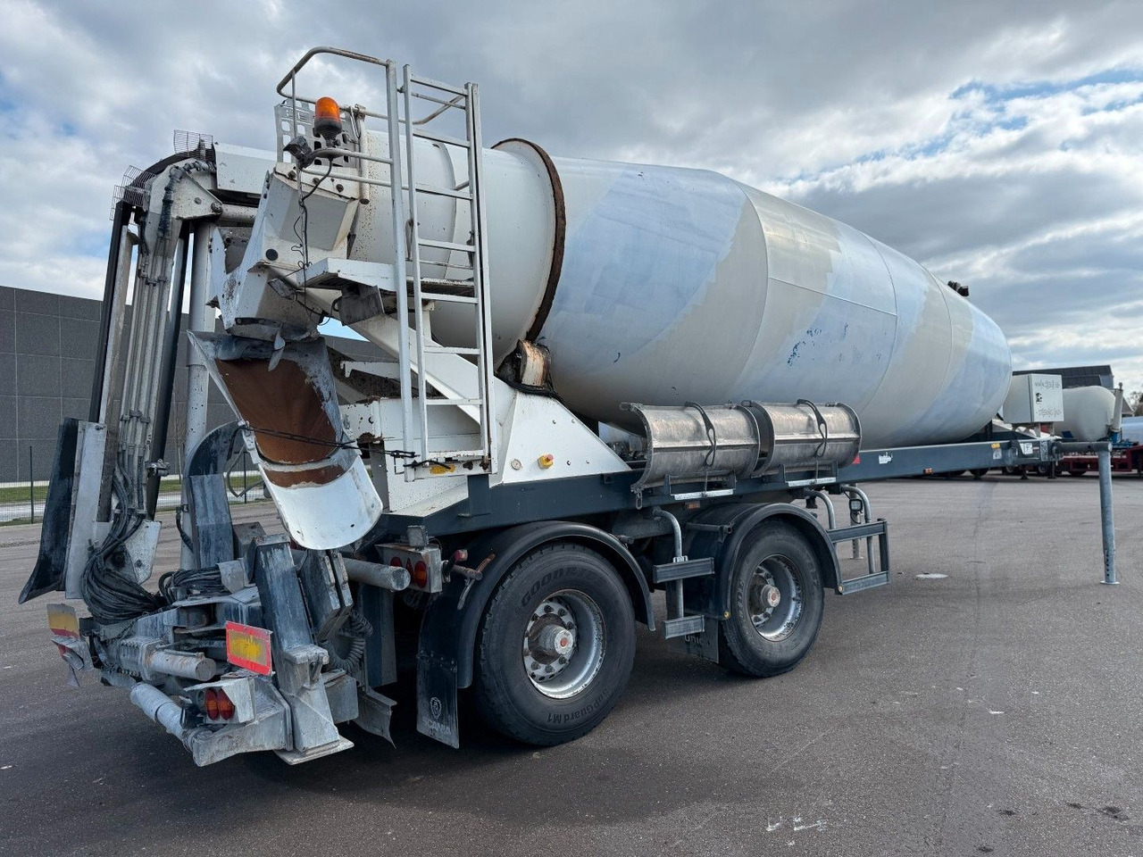 De Buf BM 12-36-2SPR w/ Belt Theam TSR15 / Beton - Concrete mixer semi-trailer: picture 4 De Buf BM 12-36-2SPR w/ Belt Theam TSR15 / Beton - Concrete mixer semi-trailer: picture 4