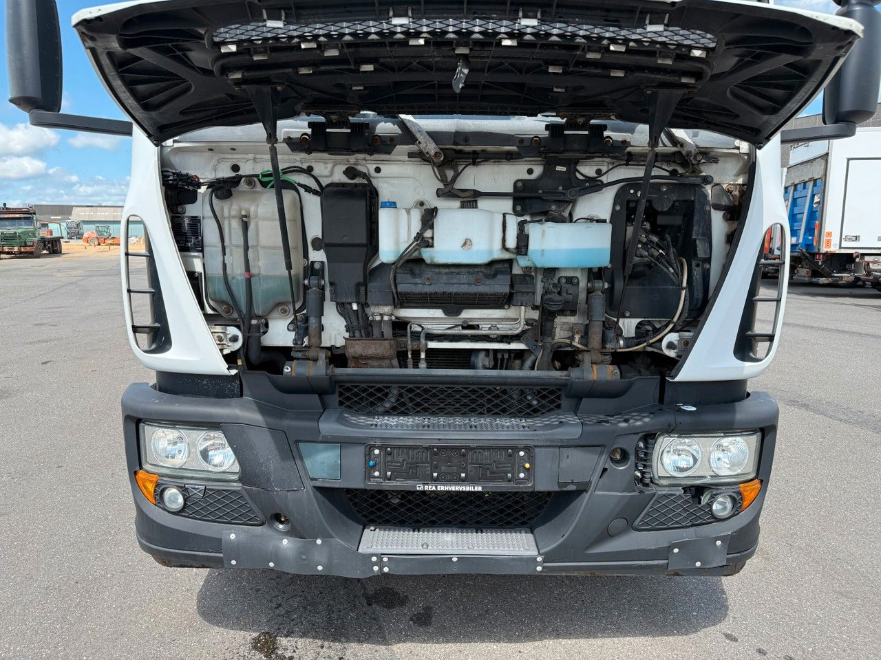 Refrigerator truck Iveco 180E32 Schmitz / Thermo King T-1200R Spectrum Iveco 180E32 Schmitz / Thermo King T-1200R Spectrum: picture 10