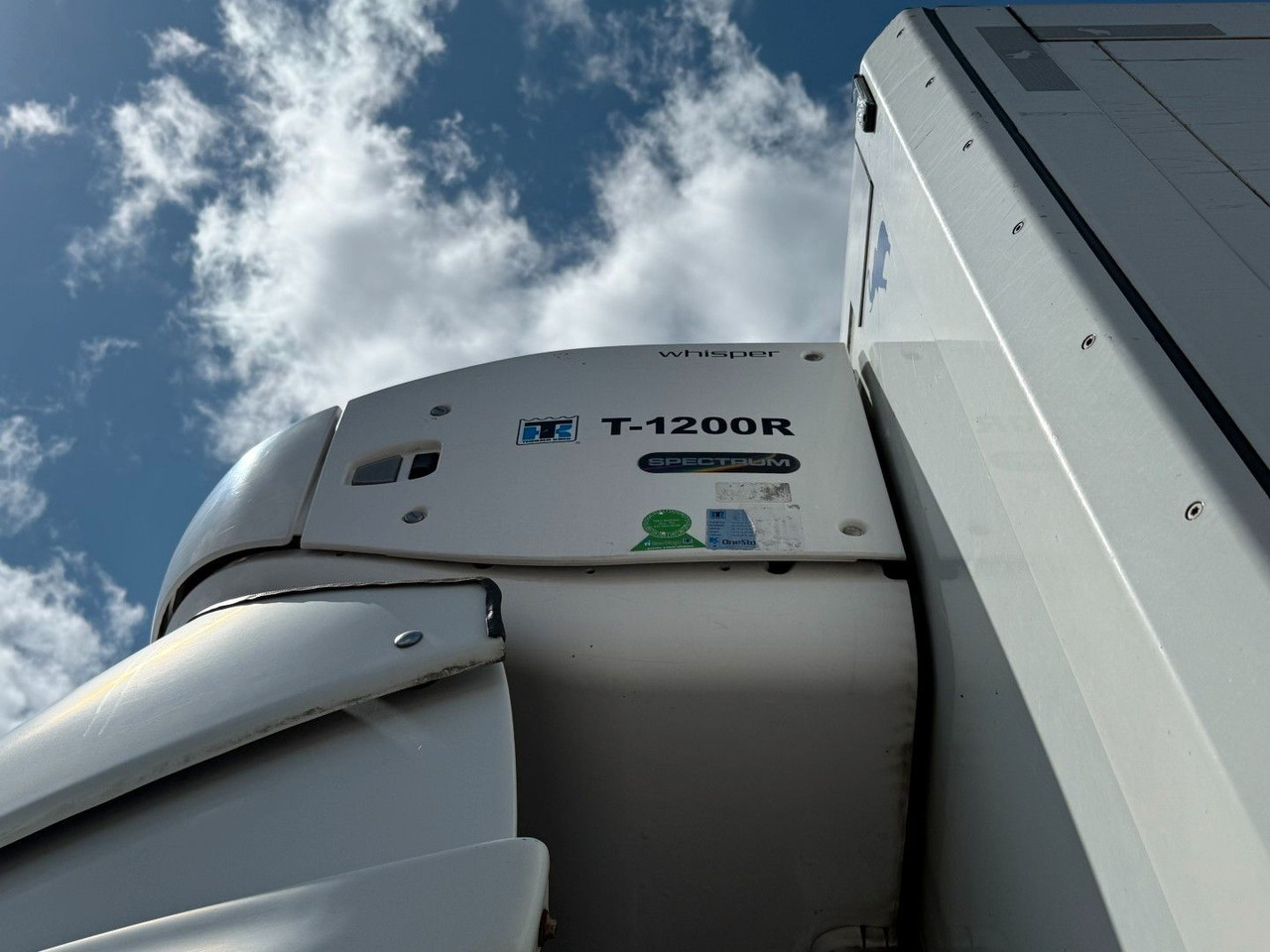 Refrigerator truck Iveco 180E32 Schmitz / Thermo King T-1200R Spectrum Iveco 180E32 Schmitz / Thermo King T-1200R Spectrum: picture 26