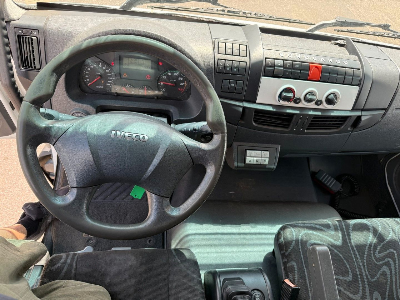 Refrigerator truck Iveco 180E32 Schmitz / Thermo King T-1200R Spectrum Iveco 180E32 Schmitz / Thermo King T-1200R Spectrum: picture 6