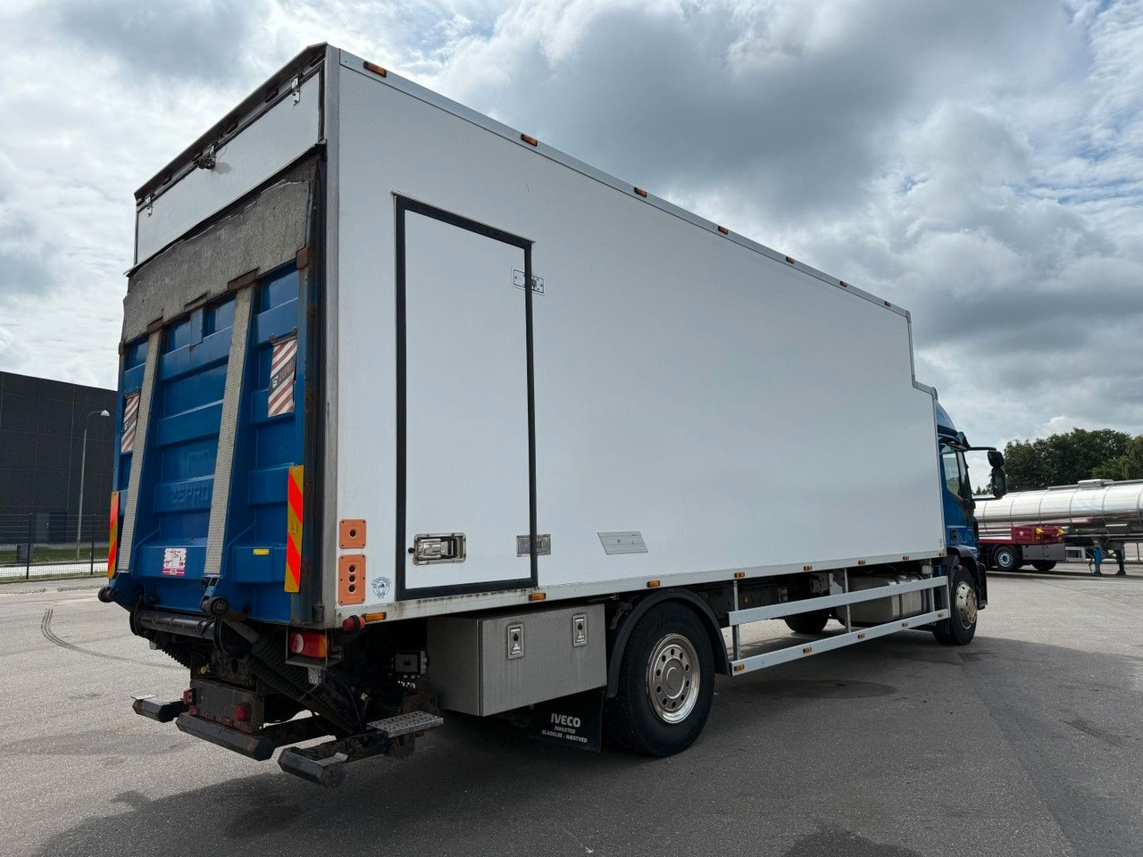 Iveco EuroCargo 180 E28 4x2 Thermo King T-1000R - Refrigerator truck: picture 3 Iveco EuroCargo 180 E28 4x2 Thermo King T-1000R - Refrigerator truck: picture 3