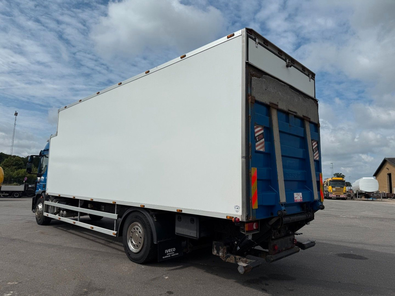 Iveco EuroCargo 180 E28 4x2 Thermo King T-1000R - Refrigerator truck: picture 4 Iveco EuroCargo 180 E28 4x2 Thermo King T-1000R - Refrigerator truck: picture 4