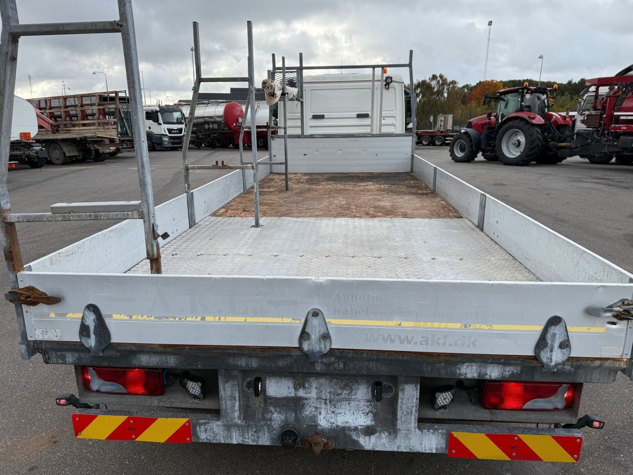 MAN TGL 10.180 4x2 Flatbed 6,,80 m. Euro 3 - Dropside/ Flatbed truck: picture 5 MAN TGL 10.180 4x2 Flatbed 6,,80 m. Euro 3 - Dropside/ Flatbed truck: picture 5